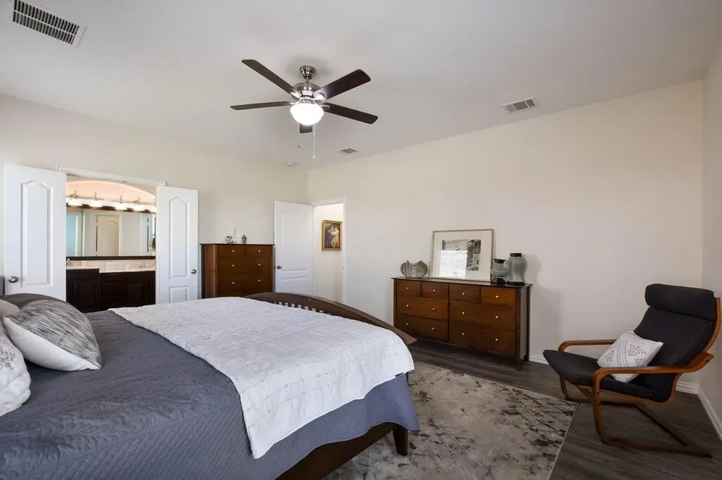 521 Middle Brook Drive Leander TX 78641