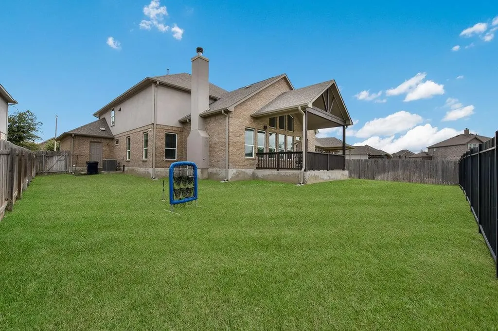 521 Middle Brook Drive Leander TX 78641