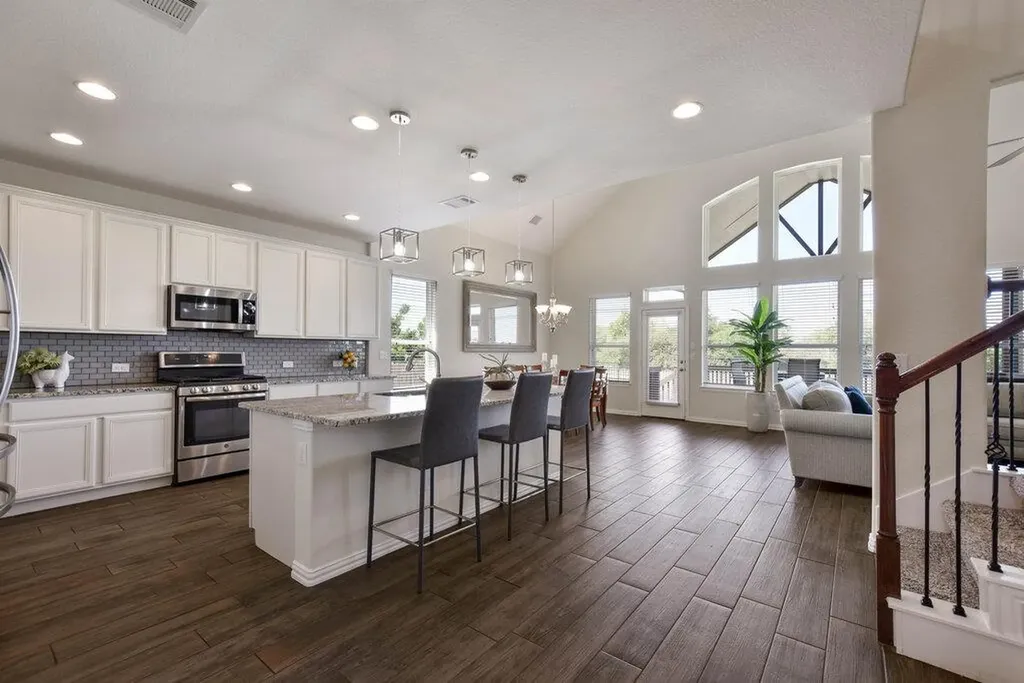 521 Middle Brook Drive Leander TX 78641