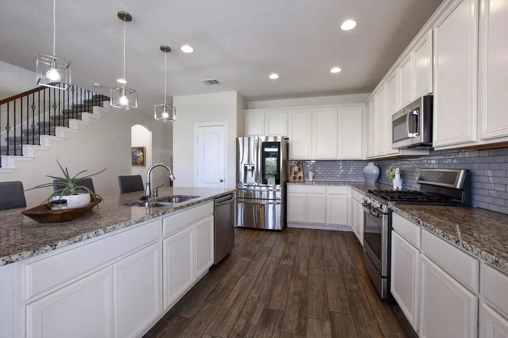 521 Middle Brook Drive Leander TX 78641