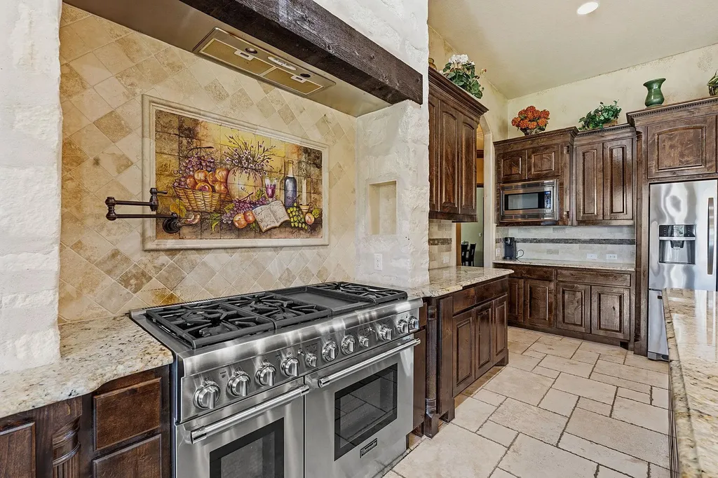 816 Brave Face Street Leander TX 78641