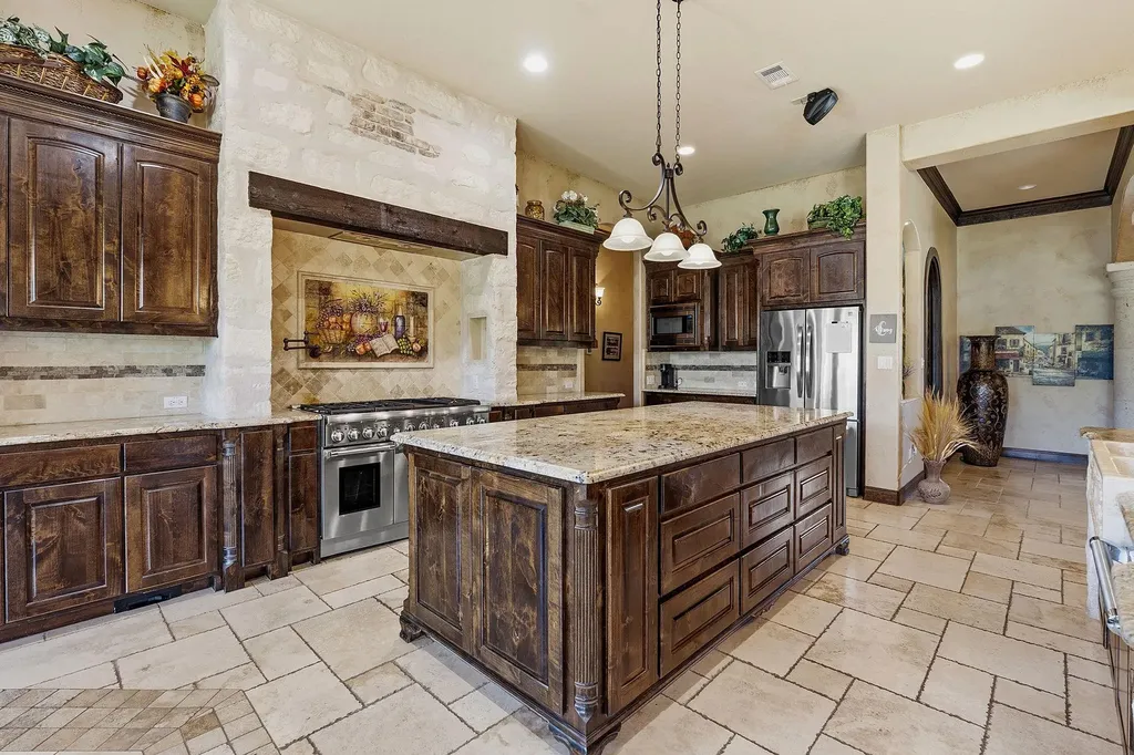816 Brave Face Street Leander TX 78641