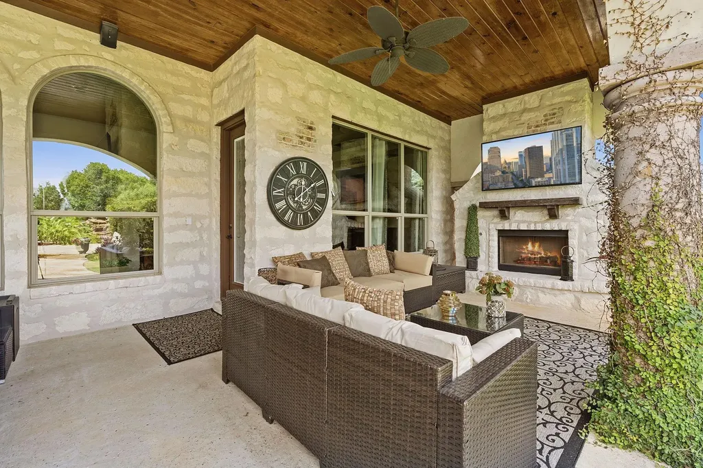 816 Brave Face Street Leander TX 78641