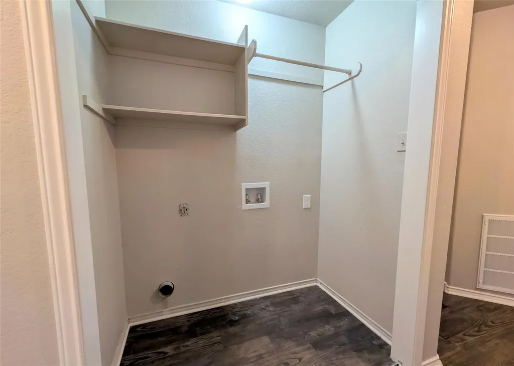 8816 Schick Road Austin TX 78729