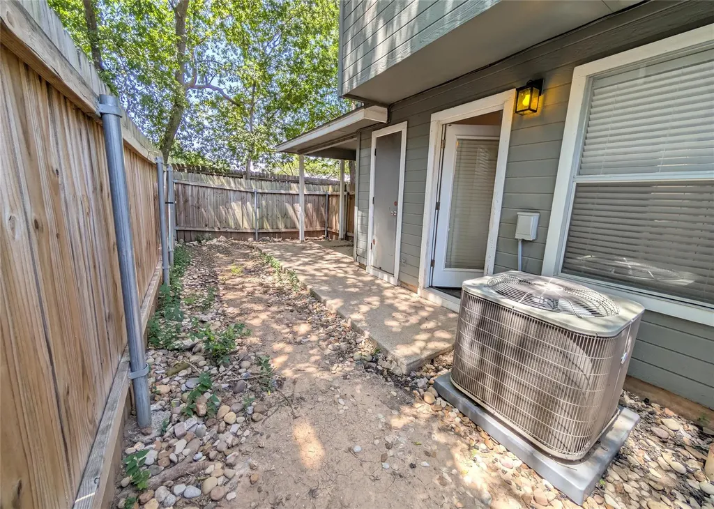 8816 Schick Road Austin TX 78729