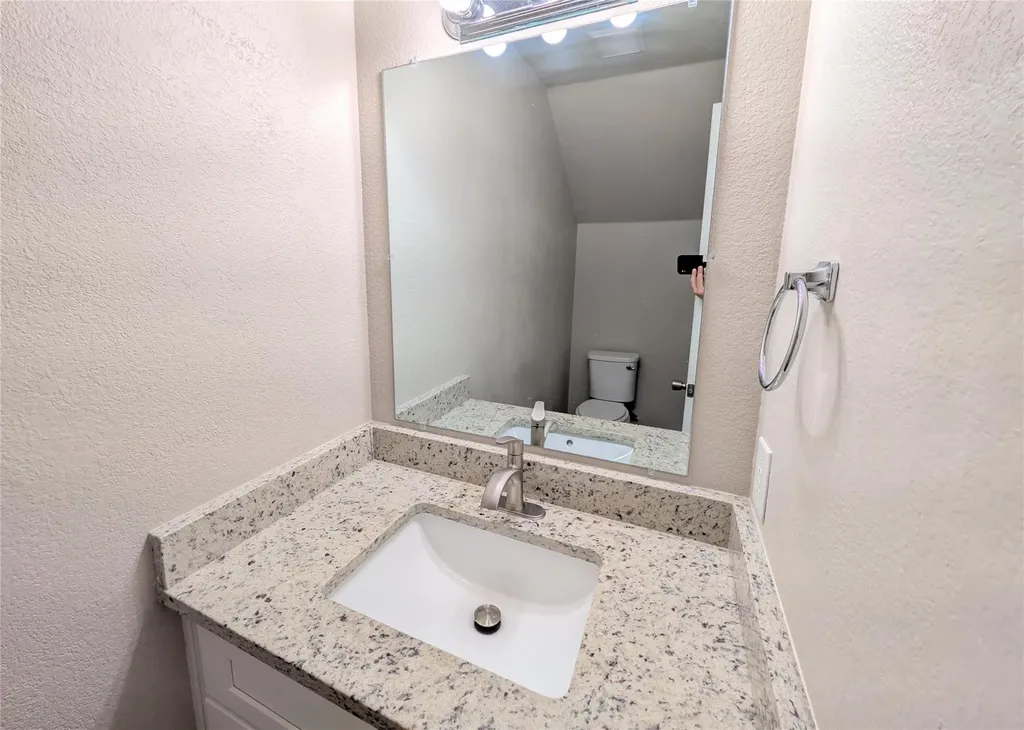 8816 Schick Road Austin TX 78729