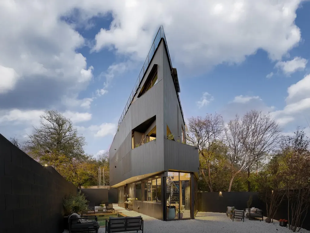 2302 E 11th Street Austin TX 78702