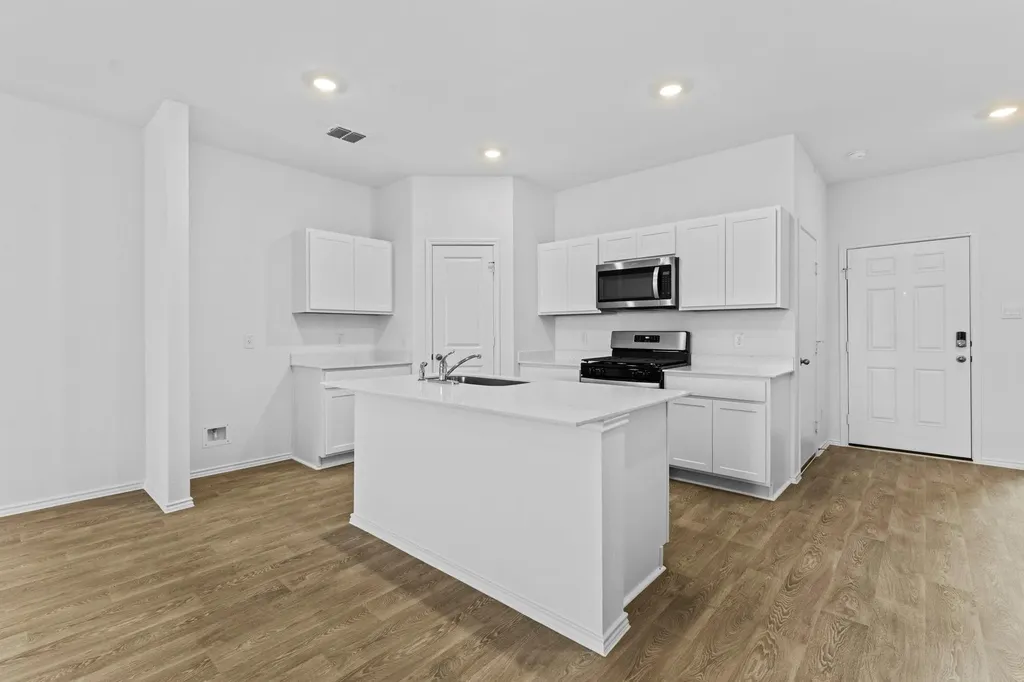 169 Harrison Crossing Kyle TX 78640