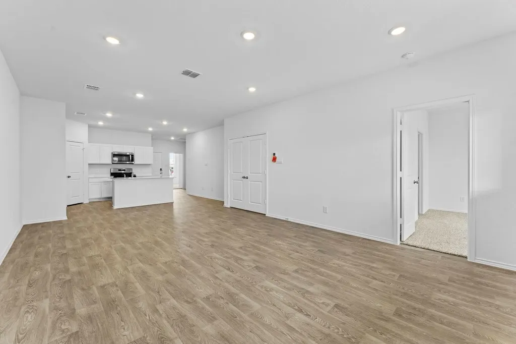 169 Harrison Crossing Kyle TX 78640