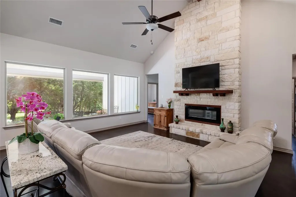 121 Esperanza Petal Pass Liberty Hill TX 78642