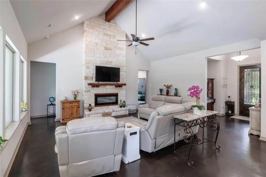 121 Esperanza Petal Pass Liberty Hill TX 78642