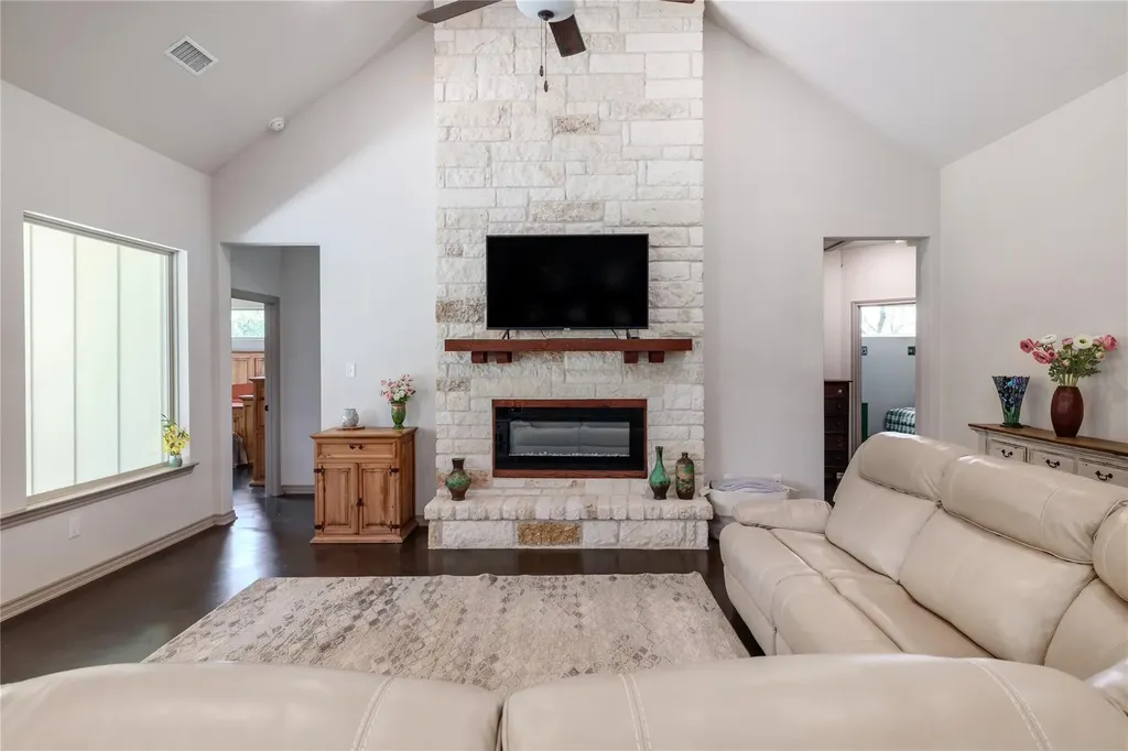 121 Esperanza Petal Pass Liberty Hill TX 78642