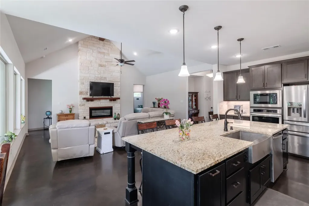 121 Esperanza Petal Pass Liberty Hill TX 78642