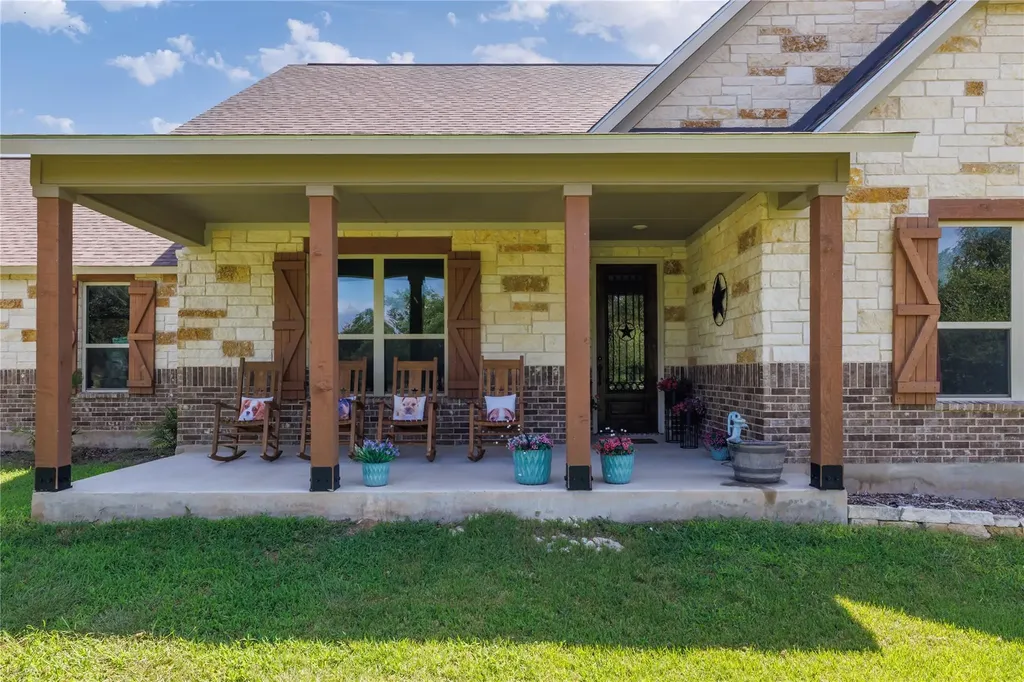 121 Esperanza Petal Pass Liberty Hill TX 78642