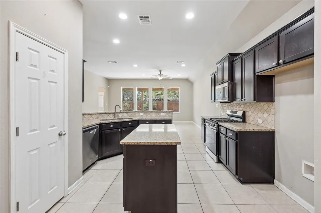 2220 Lookout Range Drive Leander TX 78641