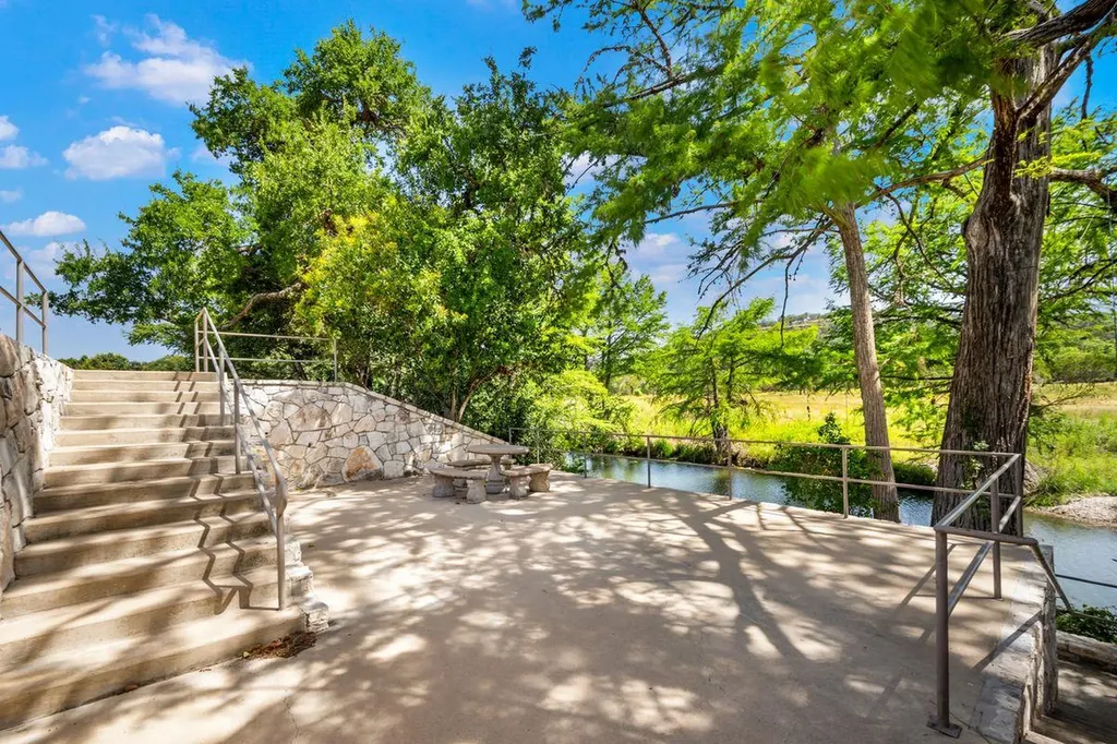 170 Overland Trail W Hunt TX 78024