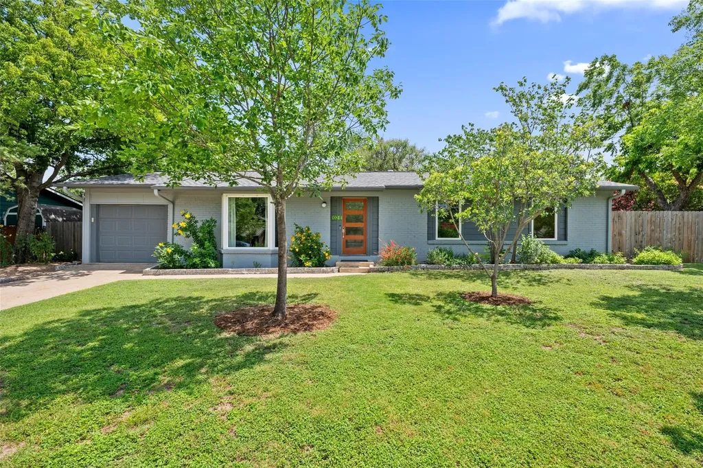 102 E Crestland Drive Austin TX 78752
