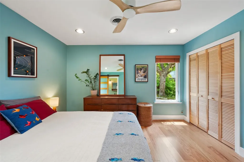 102 E Crestland Drive Austin TX 78752