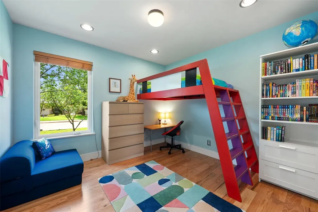 102 E Crestland Drive Austin TX 78752