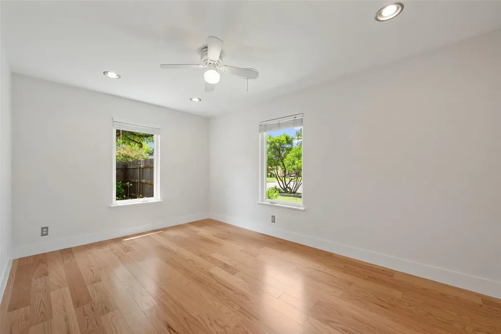 102 E Crestland Drive Austin TX 78752