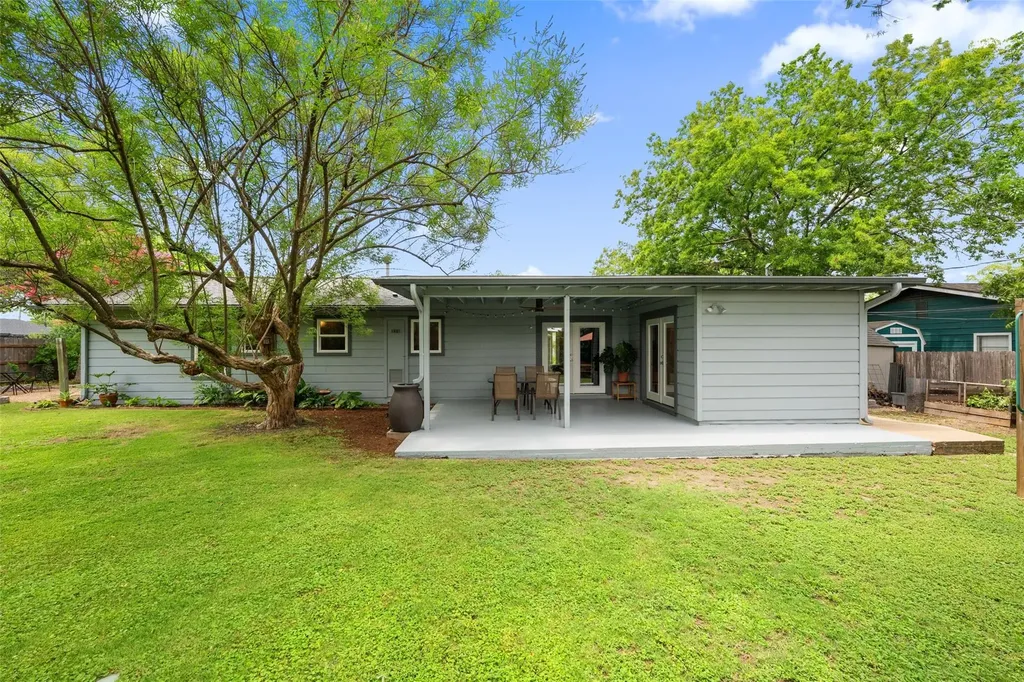 102 E Crestland Drive Austin TX 78752