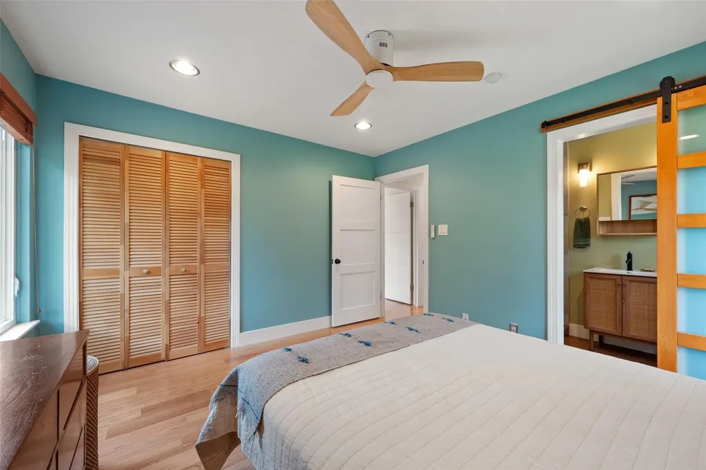 102 E Crestland Drive Austin TX 78752