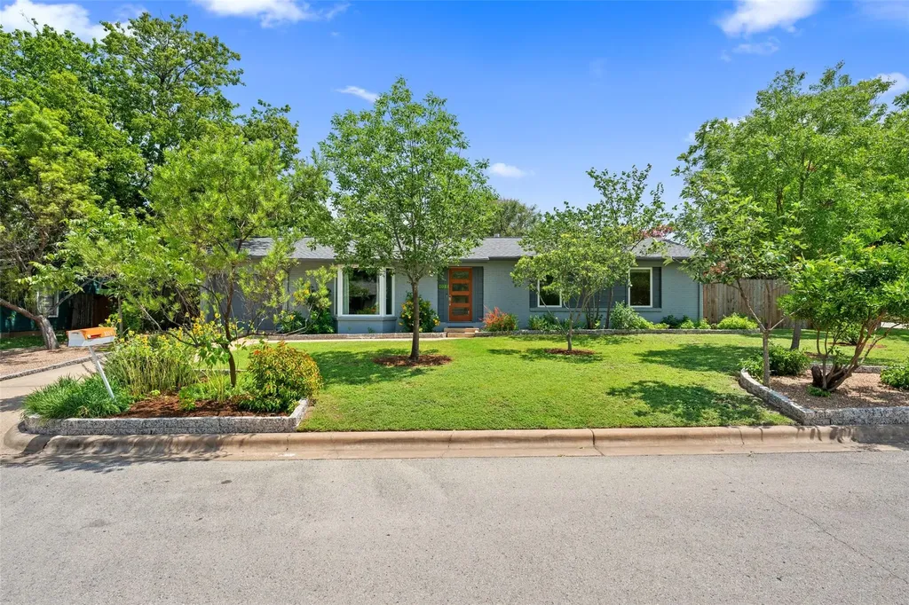 102 E Crestland Drive Austin TX 78752