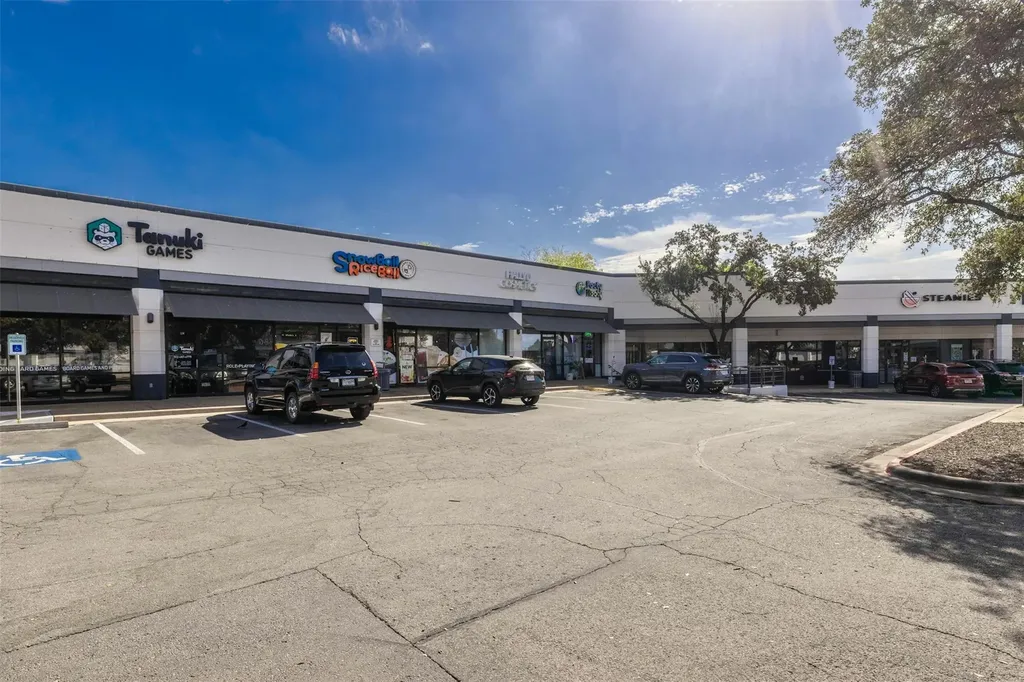102 E Crestland Drive Austin TX 78752