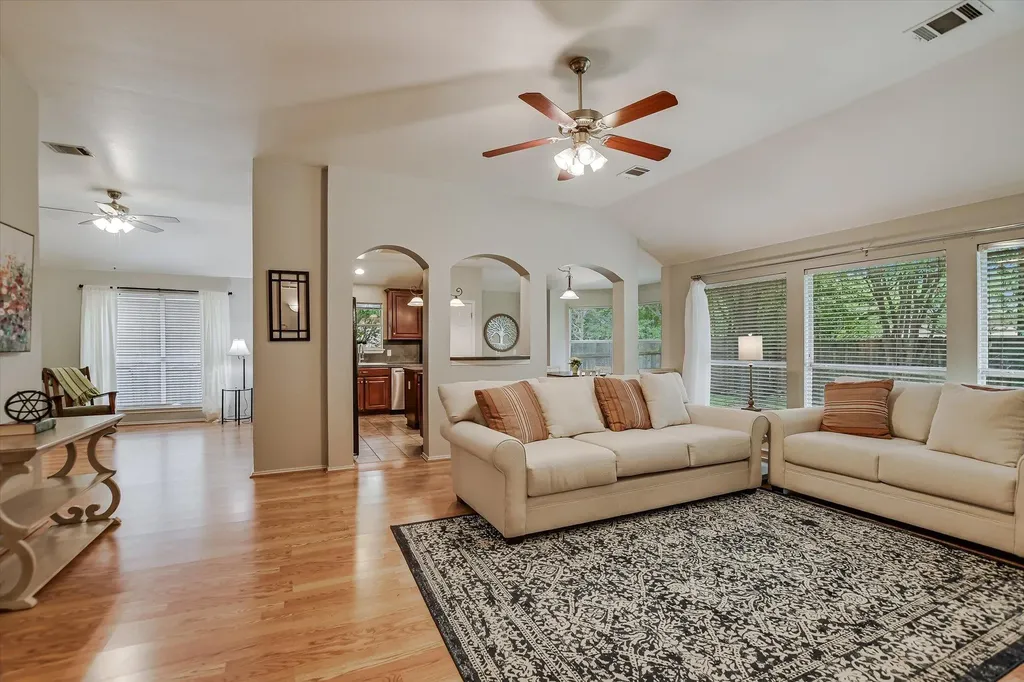 1515 Laurel Oak Loop Round Rock TX 78665