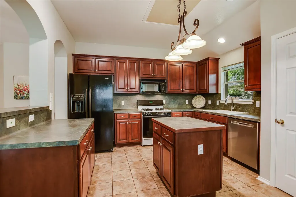 1515 Laurel Oak Loop Round Rock TX 78665