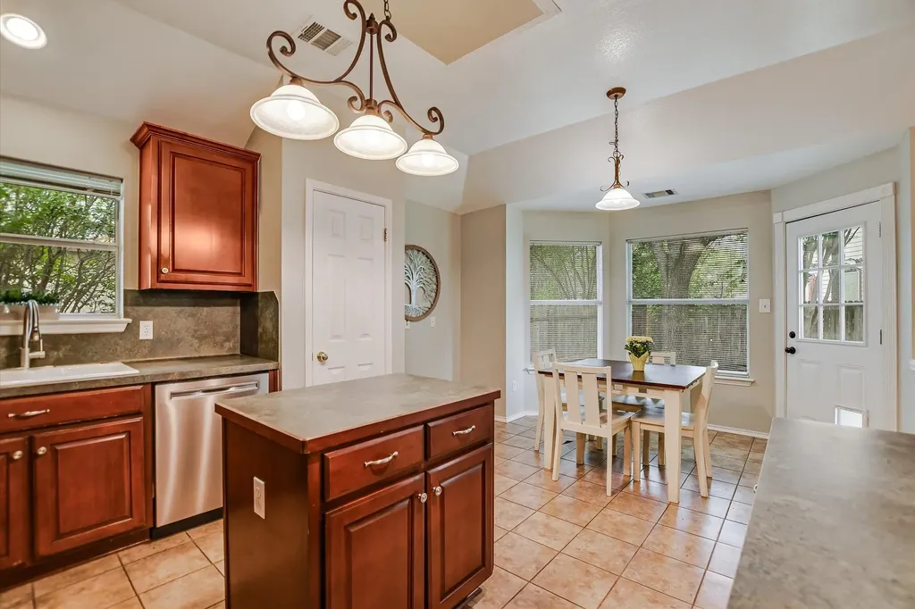 1515 Laurel Oak Loop Round Rock TX 78665