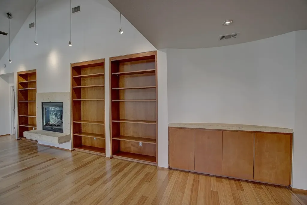 1607 S Elm Street Georgetown TX 78626