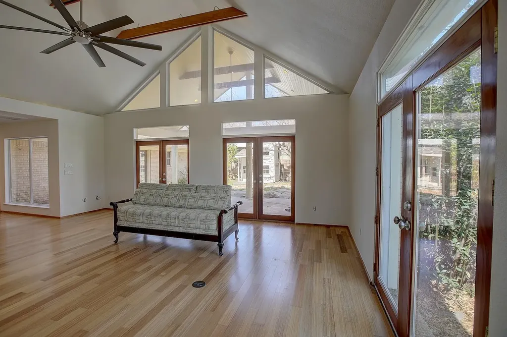 1607 S Elm Street Georgetown TX 78626