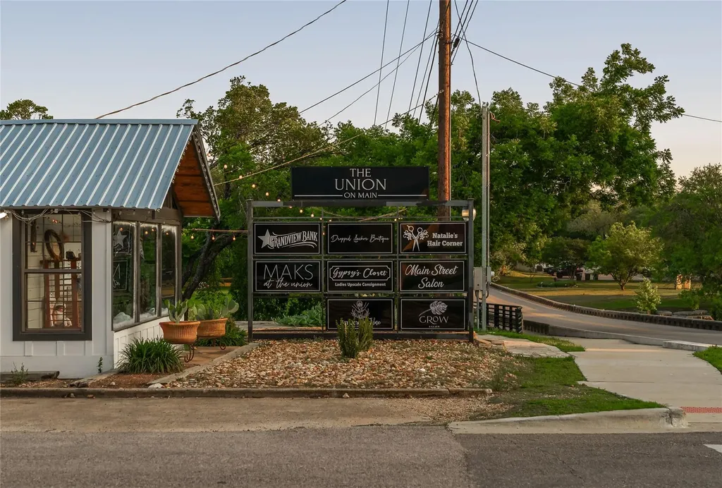 209 S Main Street Salado TX 76571