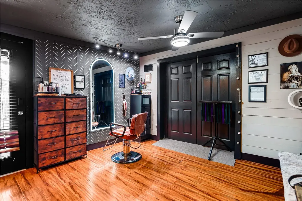 209 S Main Street Salado TX 76571