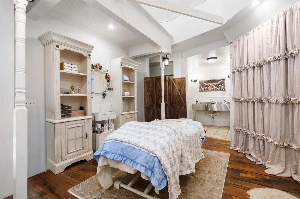 209 S Main Street Salado TX 76571