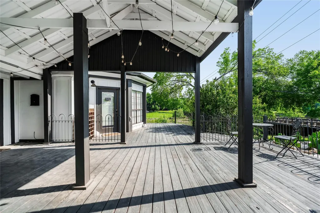 209 S Main Street Salado TX 76571