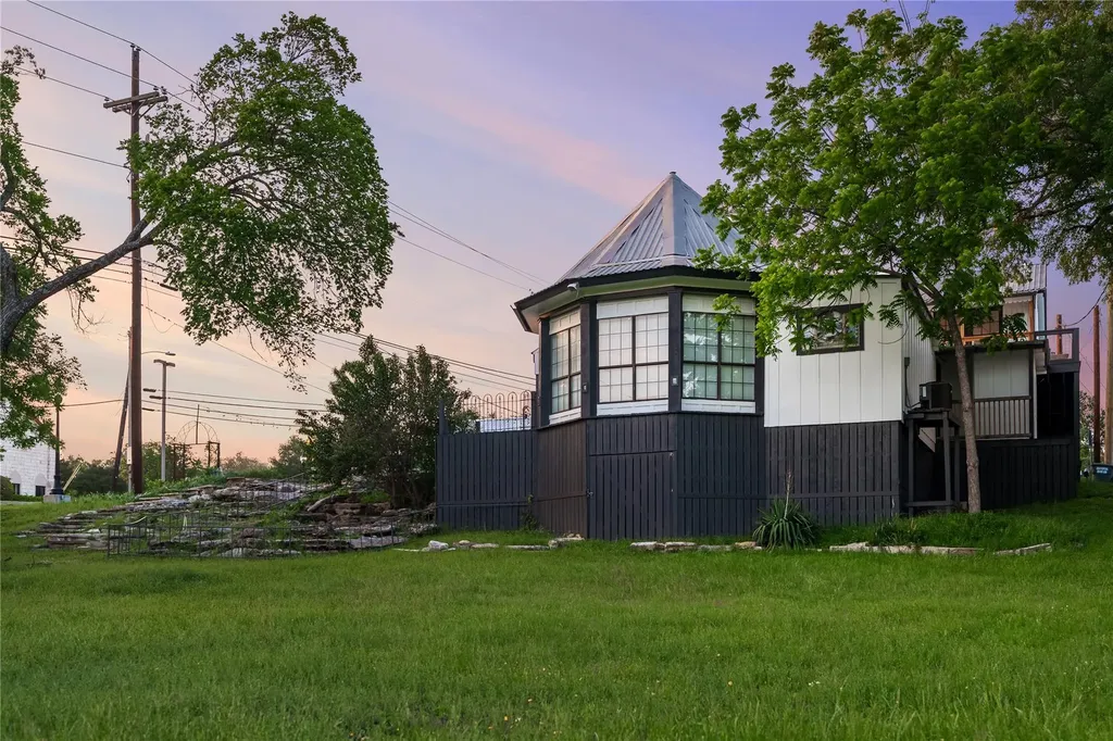 209 S Main Street Salado TX 76571
