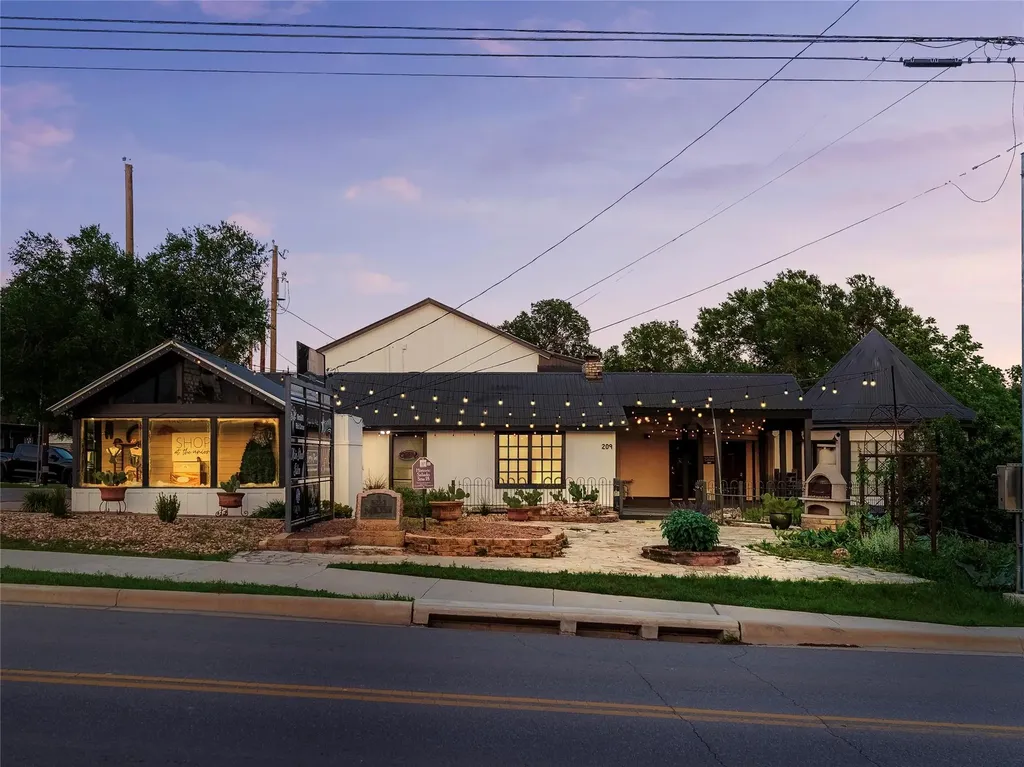 209 S Main Street Salado TX 76571
