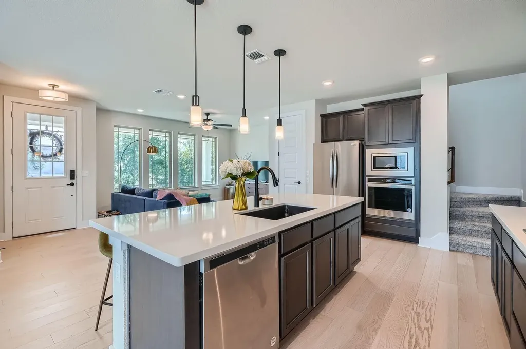 8319 Laughlin Lane Austin TX 78744