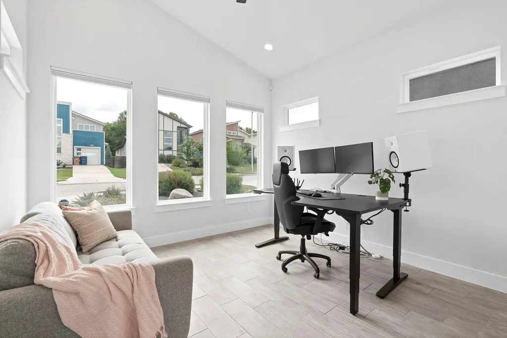 5205 Rob Scott Street Austin TX 78721