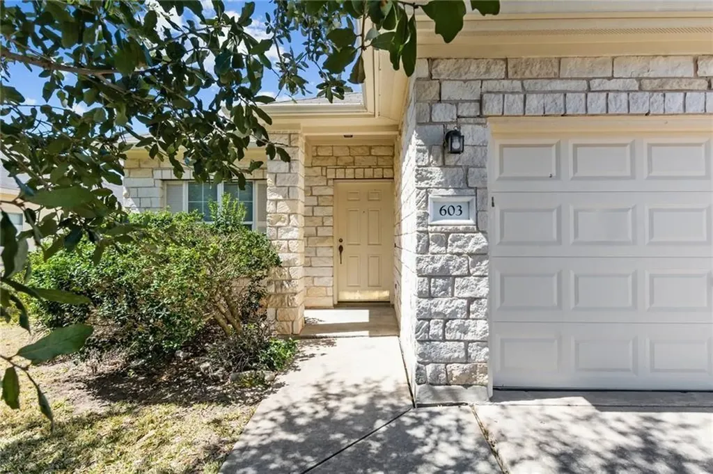 603 Wiley Street Hutto TX 78634