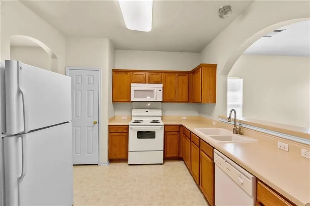 603 Wiley Street Hutto TX 78634