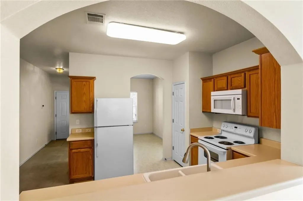 603 Wiley Street Hutto TX 78634