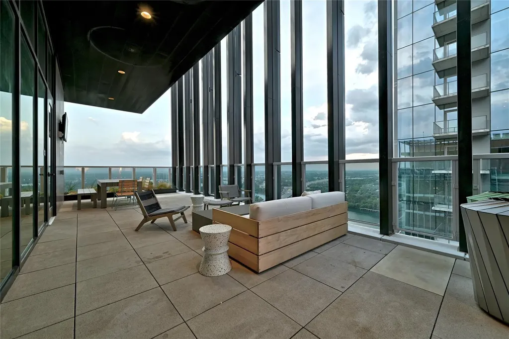48 East Avenue Austin TX 78701