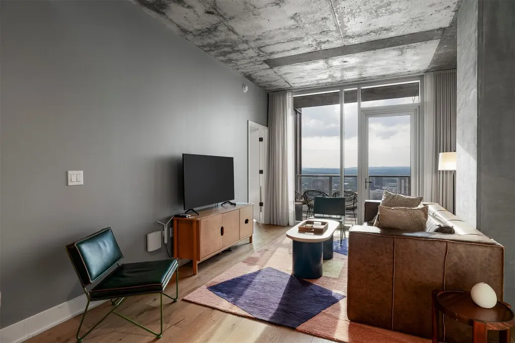 48 East Avenue Austin TX 78701
