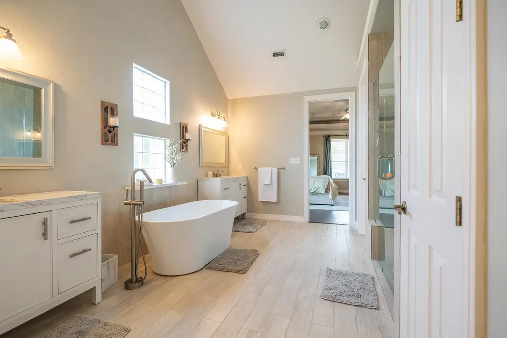 511 Broken Lance Drive Dripping Springs TX 78620