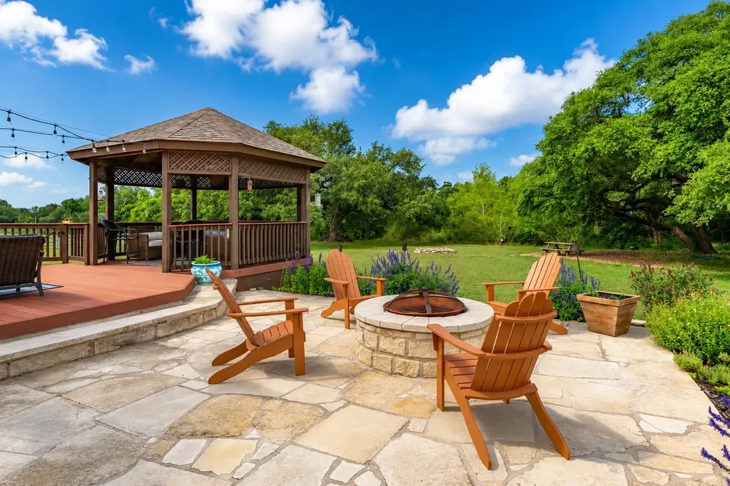 511 Broken Lance Drive Dripping Springs TX 78620