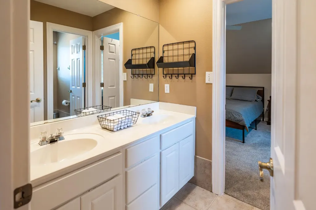 511 Broken Lance Drive Dripping Springs TX 78620
