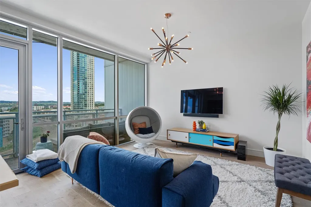 222 West Avenue Austin TX 78701